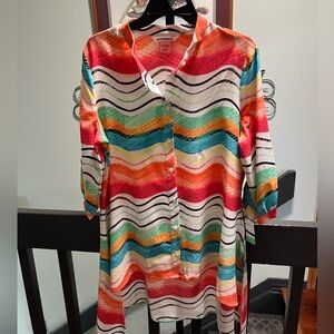 Peter Nygard Vibrant Wave Pattern Button Down Hi/Low Top #011